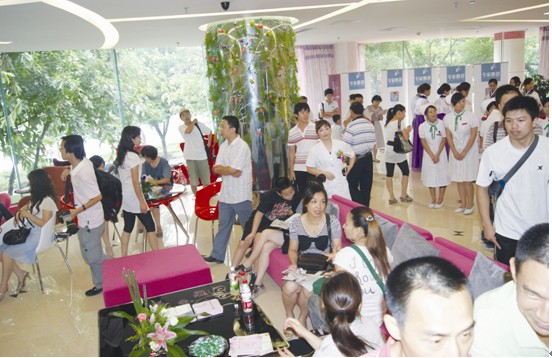 老王回来了,新城控股离千亿有多远?_ayx官方网站(图2) ayx官方网站