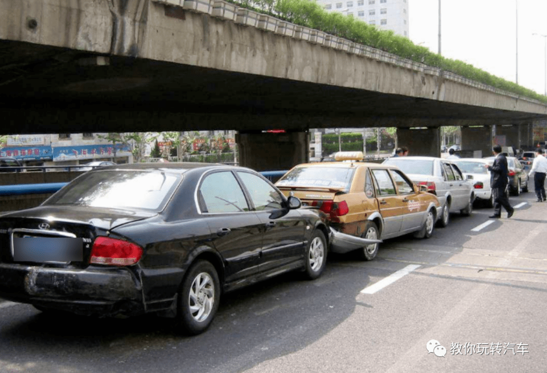 【爱游戏（ayx）中国官方网站】
私家车三者险有须要买到100万吗？交警提醒：别听车险员瞎忽悠！(图6)