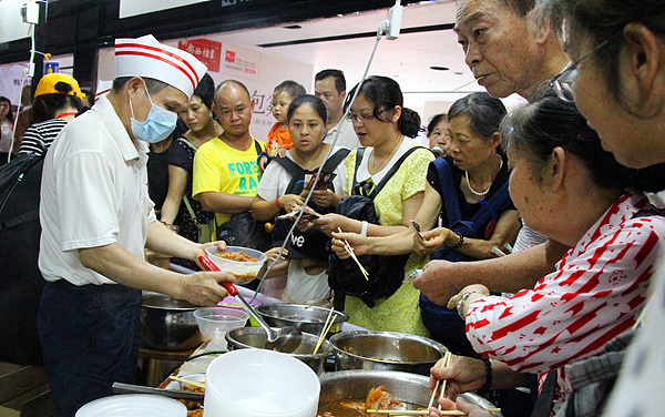 黄怒波:政府应该把城镇化还给市场:爱游戏(ayx)中国官方网站(图3) 爱游戏(ayx)中国官方网站