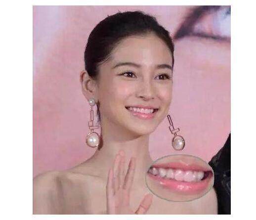 河南大学文化扶贫为村民订阅100份《大河报》_ayx官方网站