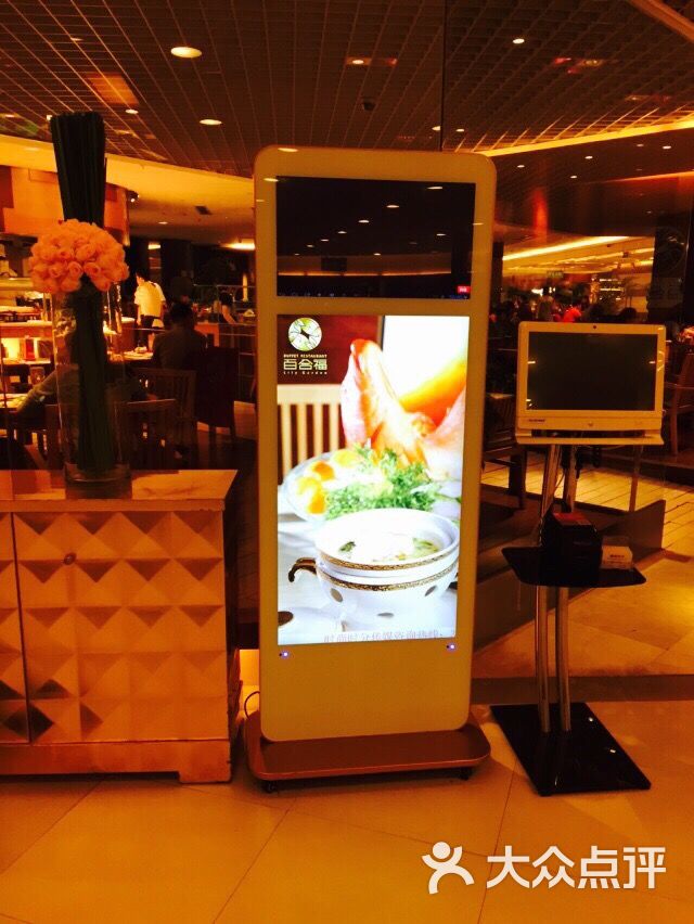 她饰演过007M夫人、英女王 是把一生奉献给演艺事业的老戏骨:ayx官网(图3) ayx官网